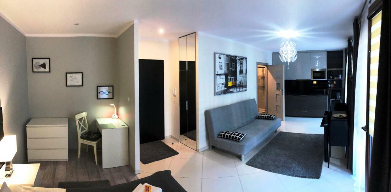 Moko Apartment Parking W Cenie Warschau Exterior foto